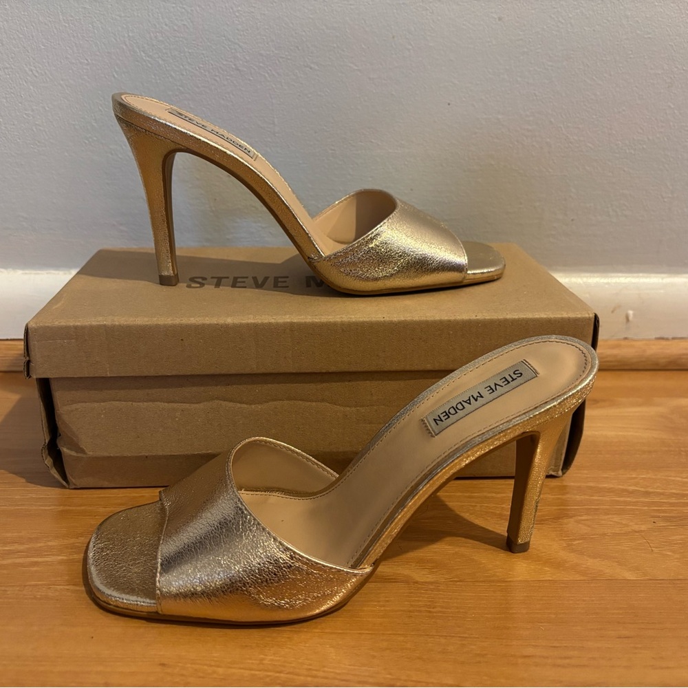 Steve Madden Metallic Gold Heels - Picture 2 of 2